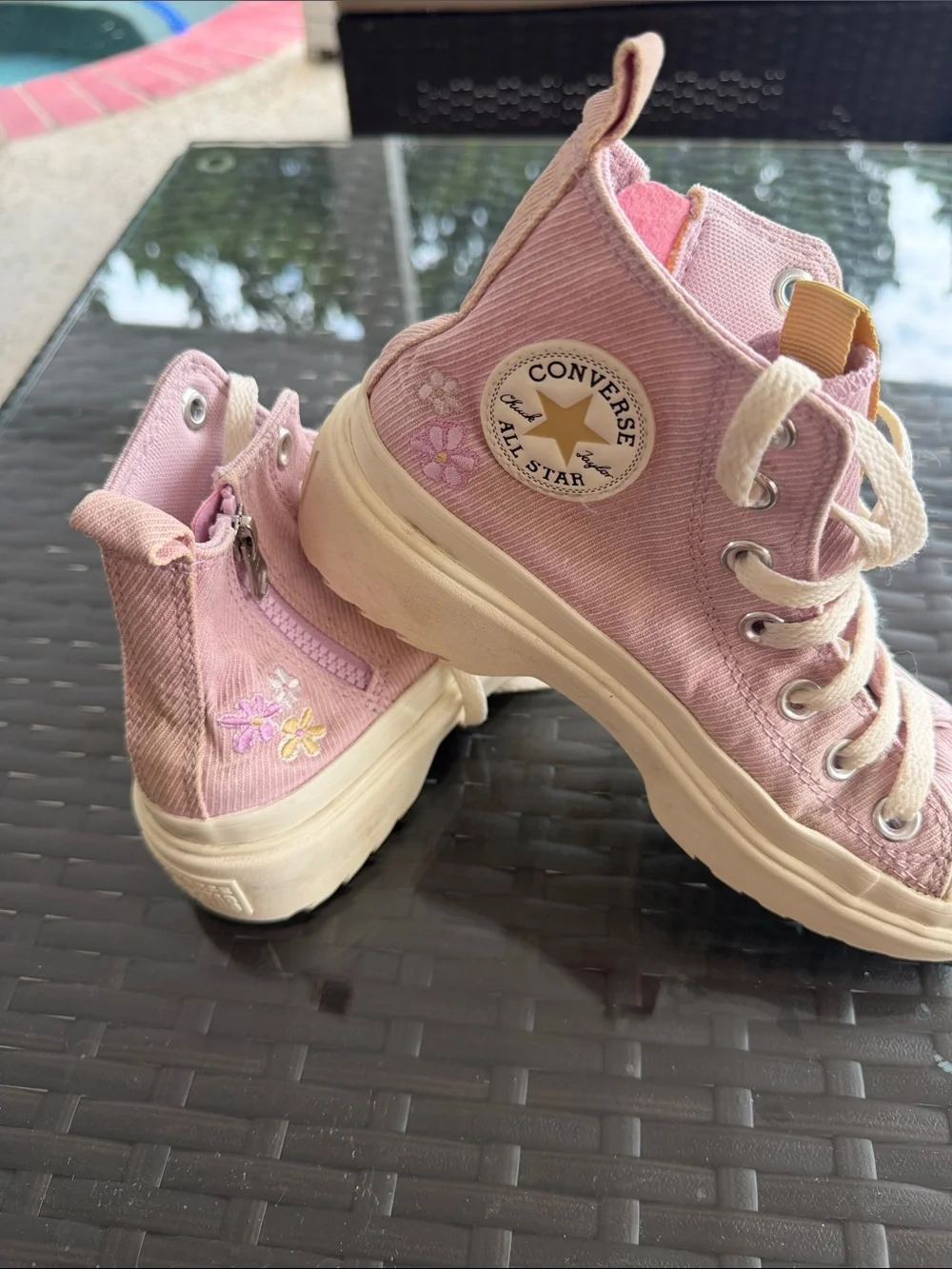 Converse cute lavander